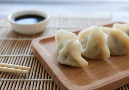 冻饺子用冷水还是热水(速冻饺子是