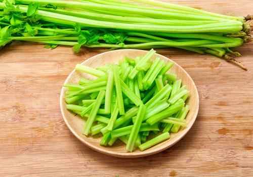 芹菜洋葱可以一起吃吗(洋葱和芹菜可以一起吃吗)
