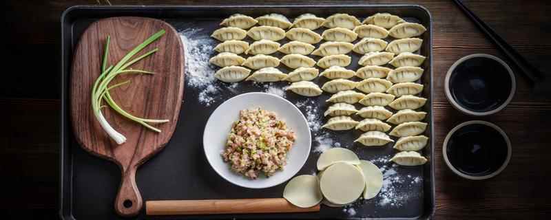 韭菜饺子馅放葱吗(韭菜馅饺子需要